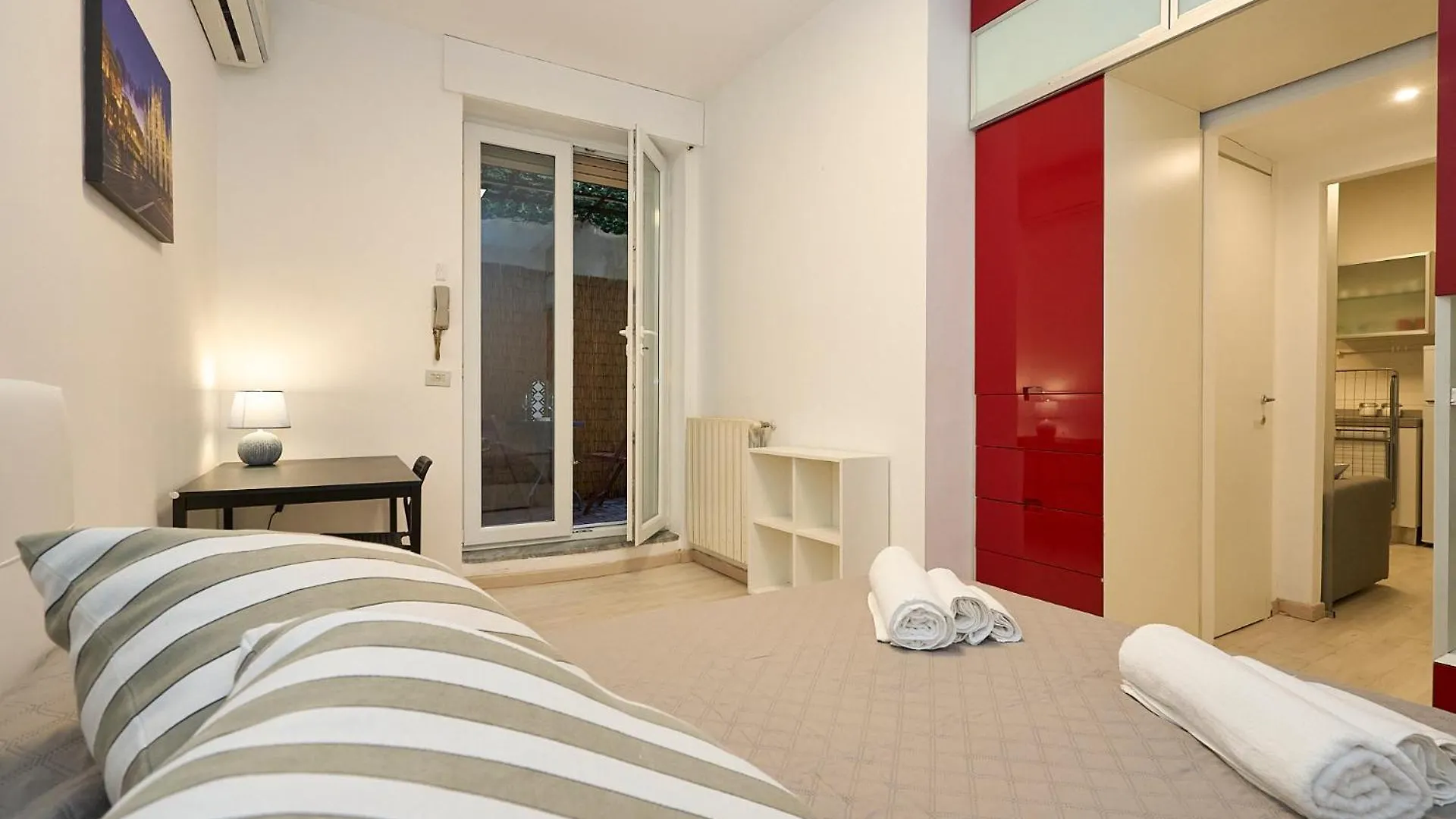 아파트 Garden Loft - 20 Minutes Walk From City Life-Duomo 밀라노