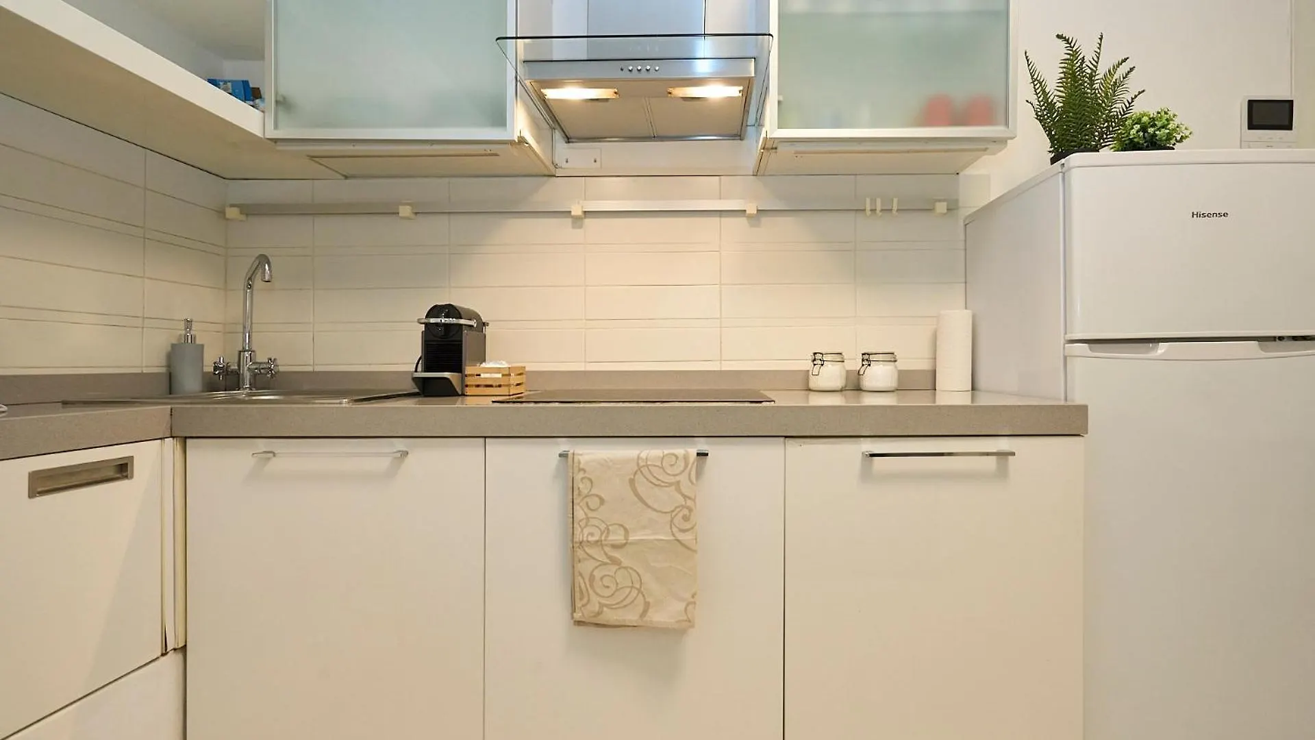 Garden Loft - 20 Minutes Walk From City Life-Duomo 밀라노 0*,  이탈리아